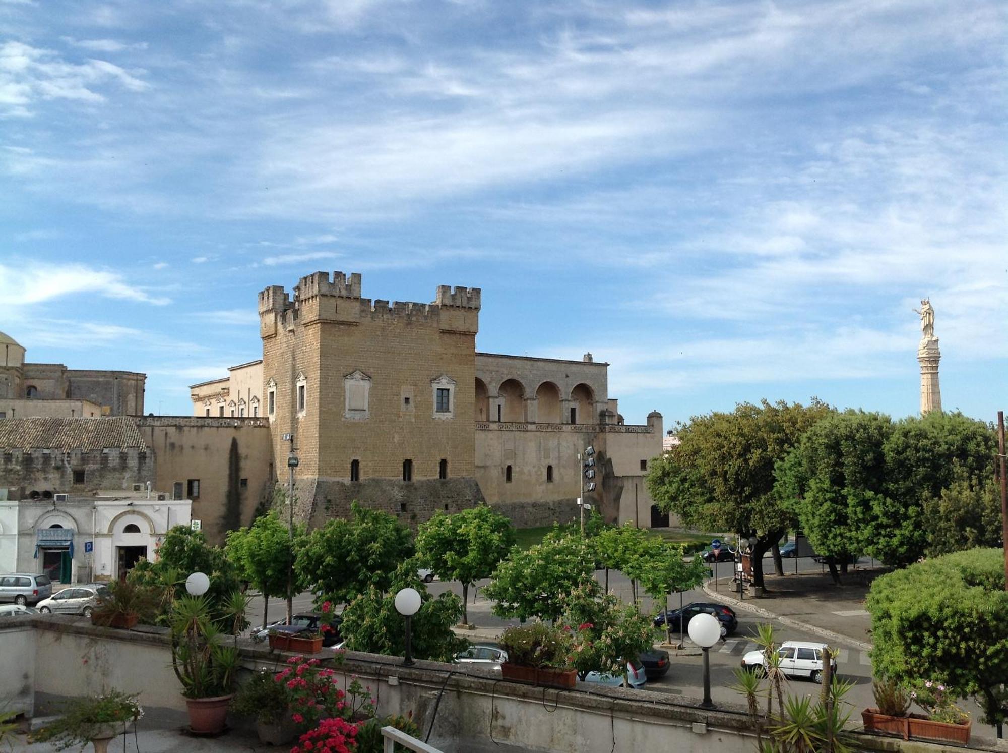 Hotel Castello メザーニェ エクステリア 写真