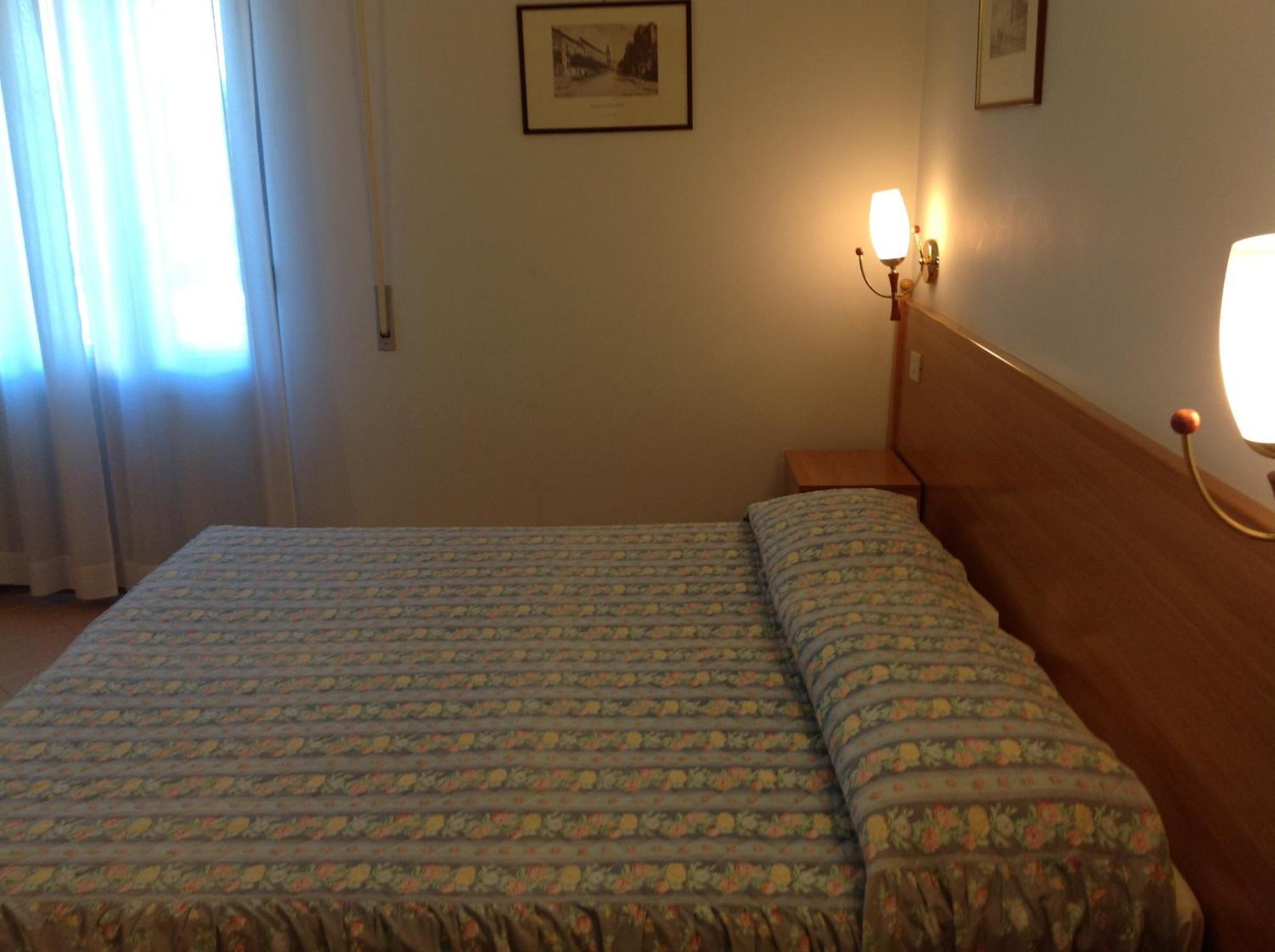 Hotel Castello メザーニェ エクステリア 写真